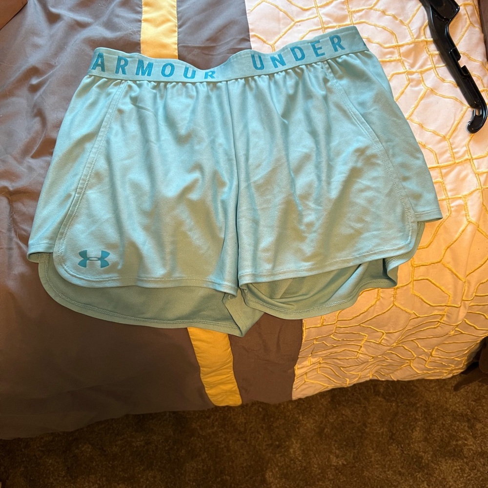 🌺2/$8🌺 Under Armour gym shorts